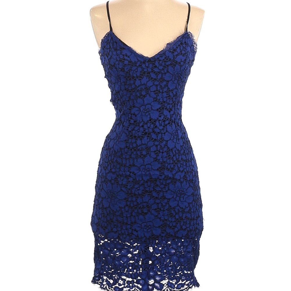 NBD ROYAL BLUE CROSSED BACK LACE EMBRODERIED DRESS